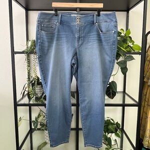 Torrid Ankle Crop Blue Jeans - Size 26 R